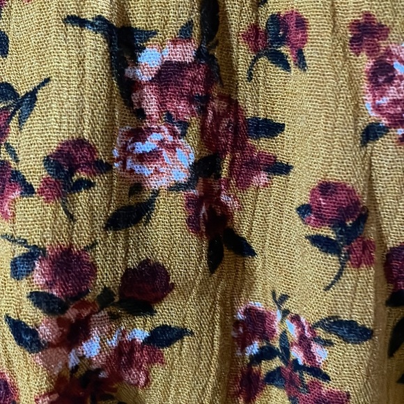 Altar’d state top - Picture 5 of 6